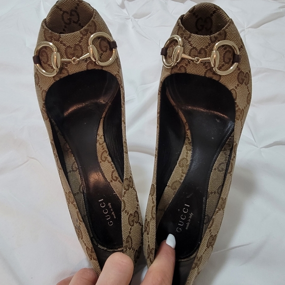 Monogram Gucci Heels - Tan - Picture 3 of 5
